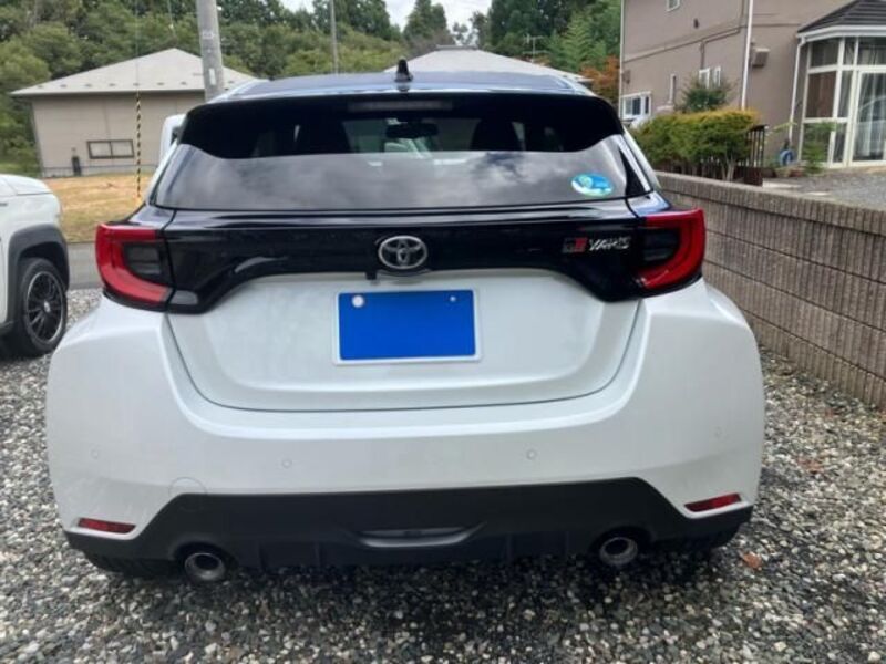 GR YARIS