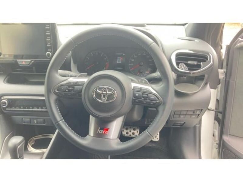 GR YARIS