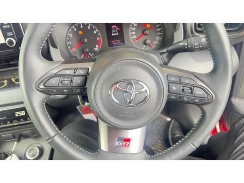 GR YARIS