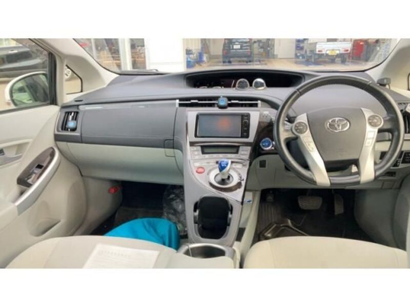 PRIUS PHV