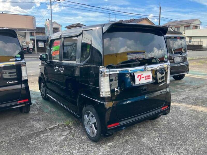 N BOX CUSTOM