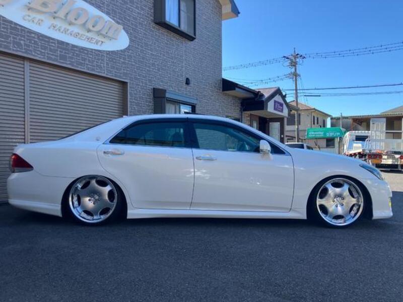 CROWN