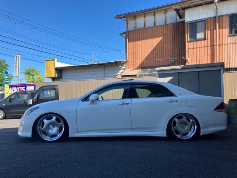 CROWN