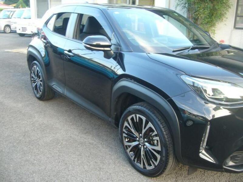 YARIS CROSS