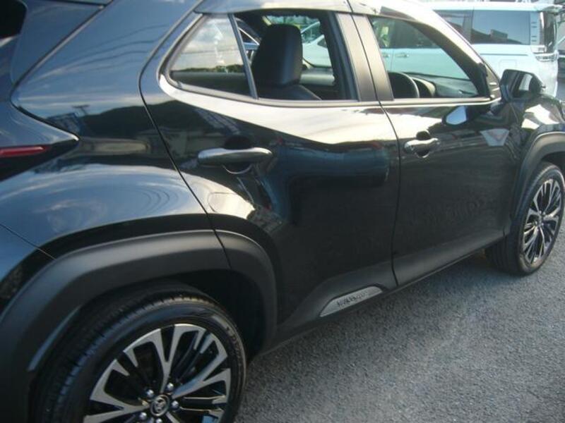 YARIS CROSS