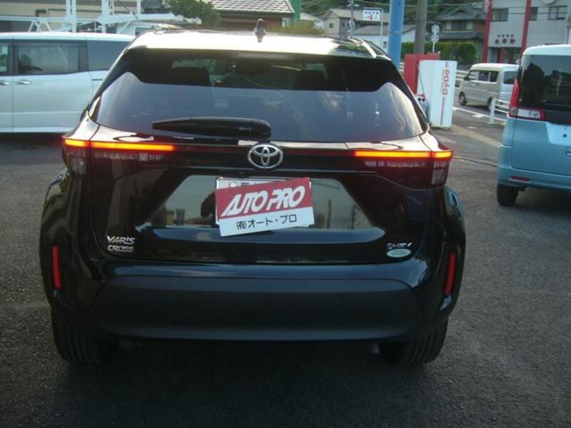 YARIS CROSS