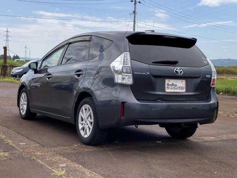 PRIUS ALPHA