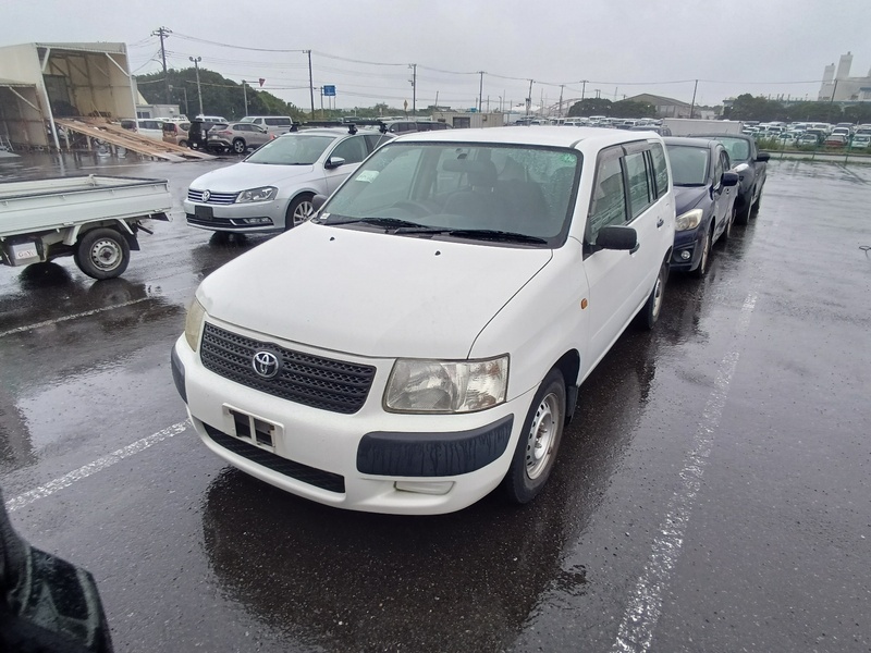 TOYOTA SUCCEED VAN
