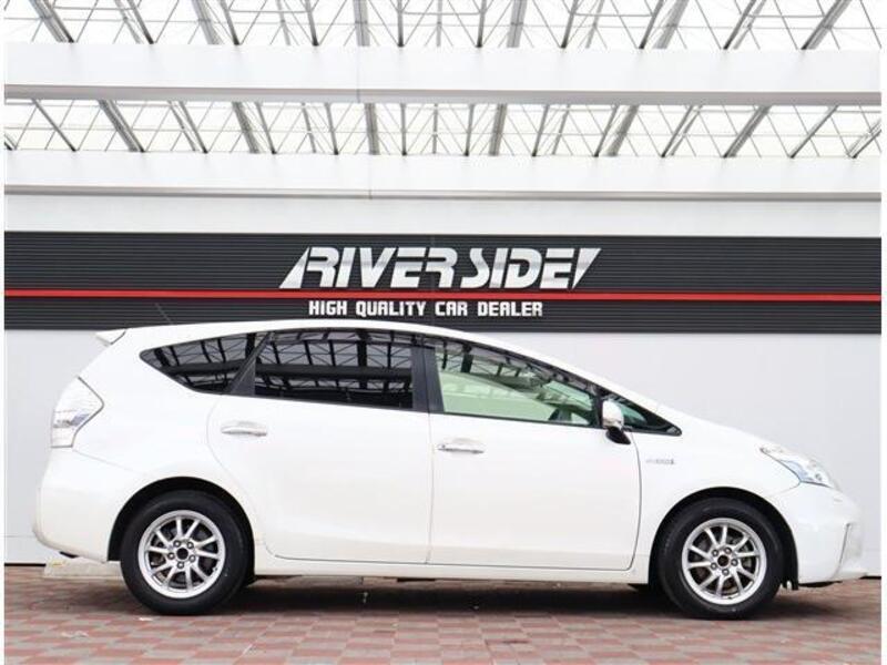 PRIUS ALPHA