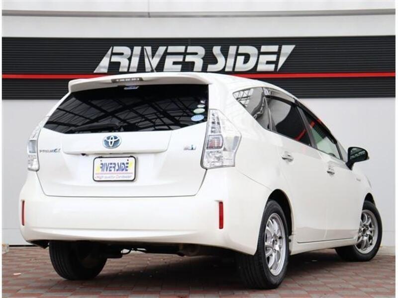 PRIUS ALPHA