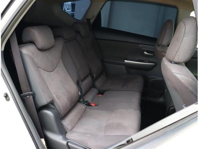 PRIUS ALPHA