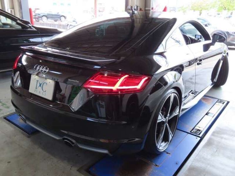 TT