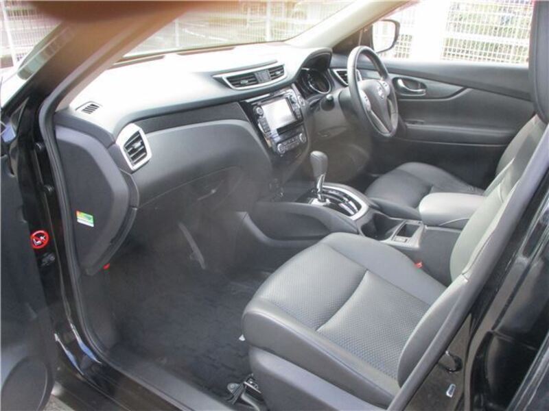 X-TRAIL