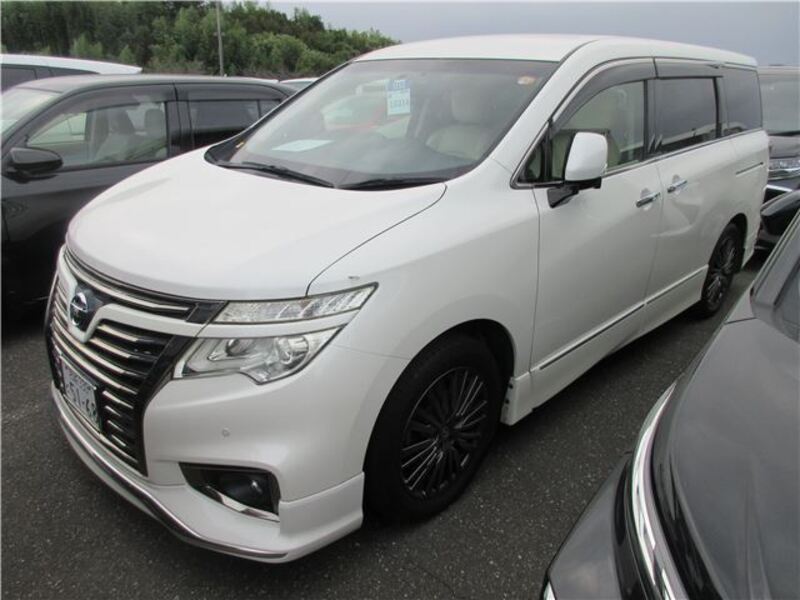 NISSAN ELGRAND