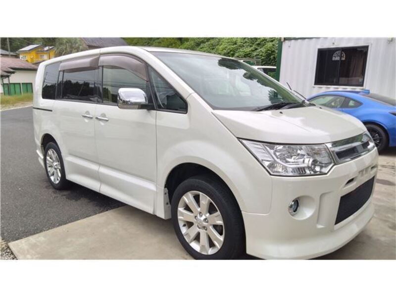 MITSUBISHI DELICA