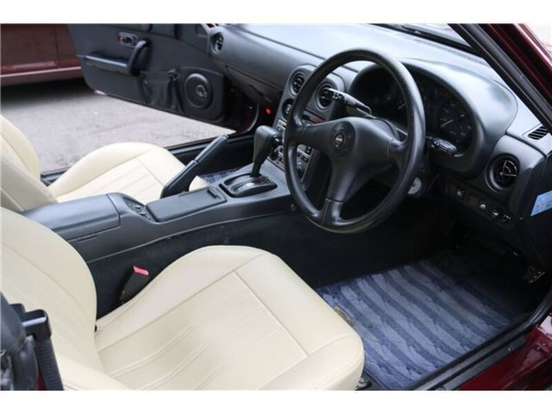 EUNOS ROADSTER
