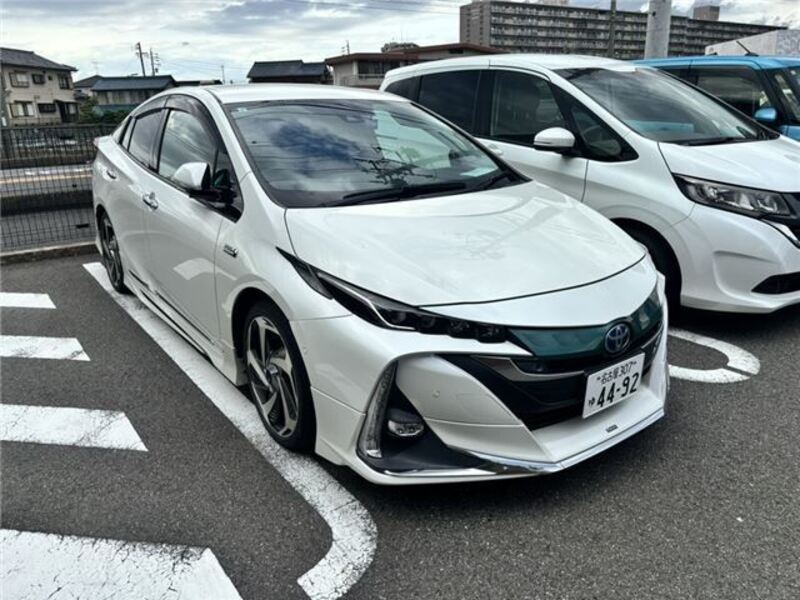 TOYOTA PRIUS PHV