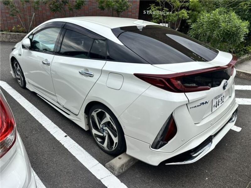 PRIUS PHV
