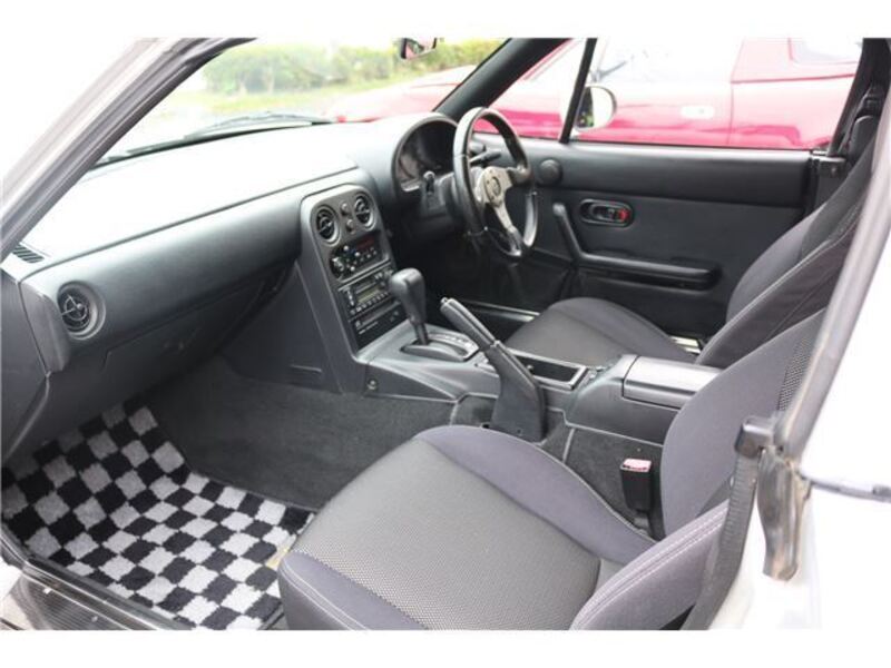 EUNOS ROADSTER