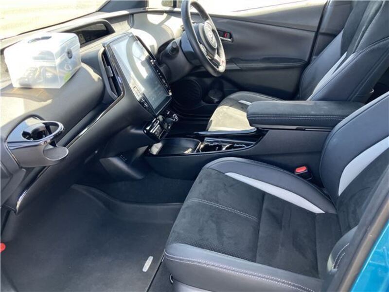 PRIUS PHV