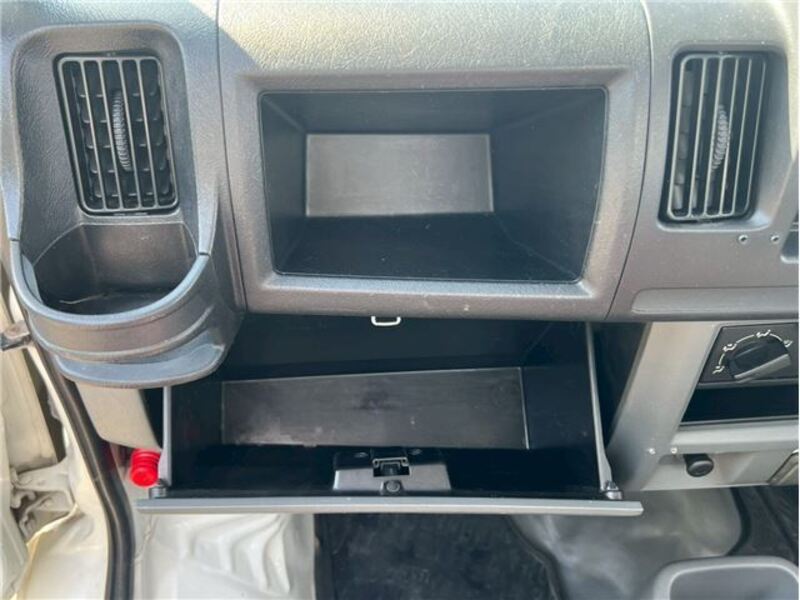 MINICAB TRUCK