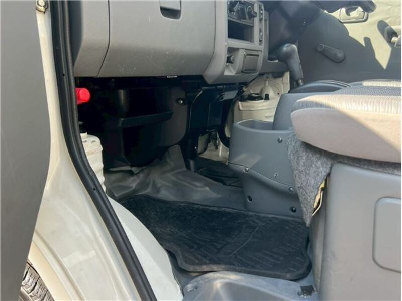 MINICAB TRUCK