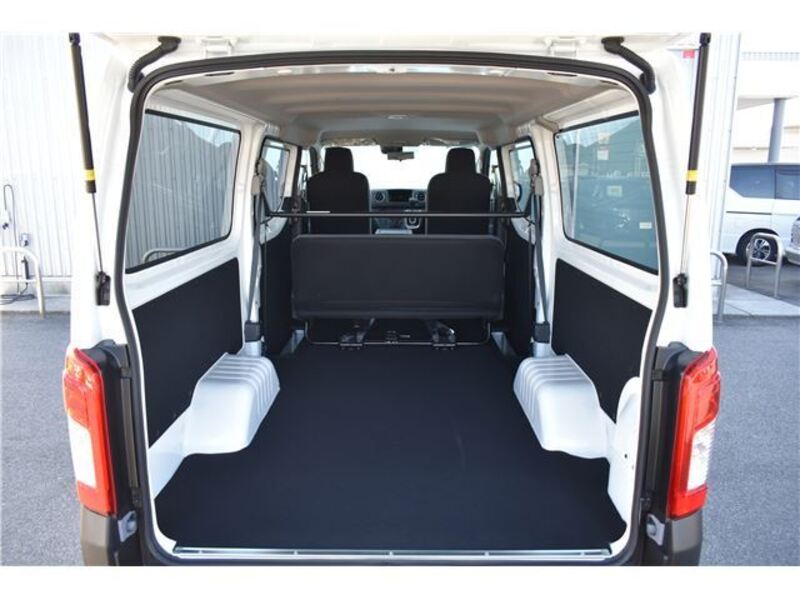 CARAVAN VAN