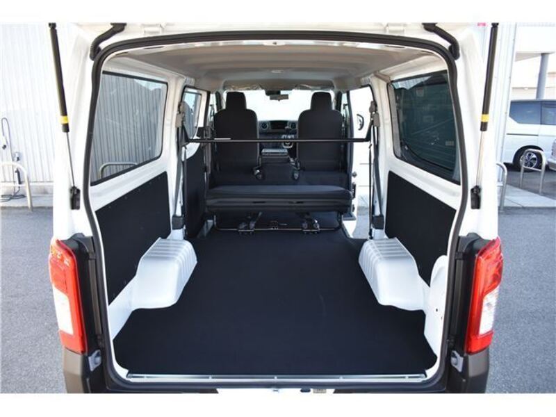 CARAVAN VAN