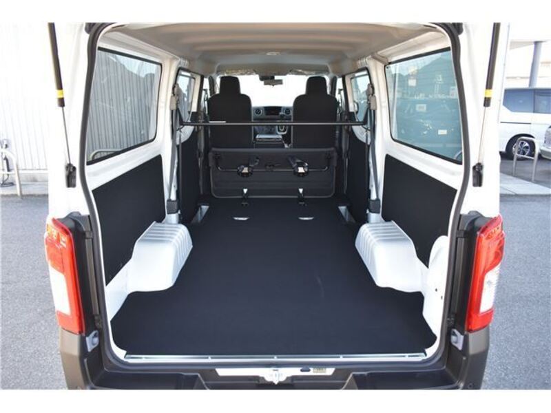 CARAVAN VAN