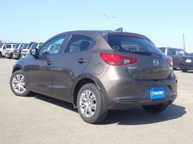 MAZDA2