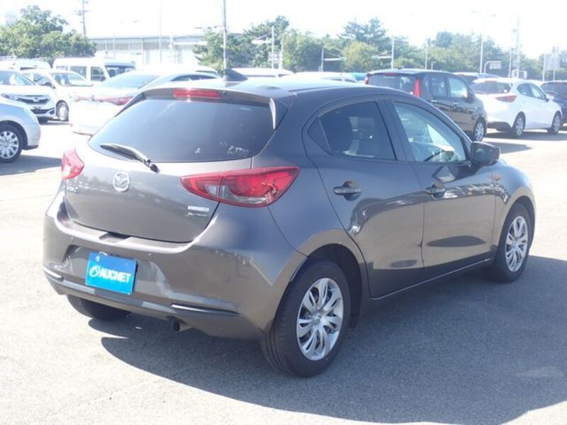 MAZDA2