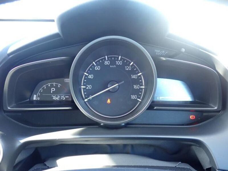 MAZDA2