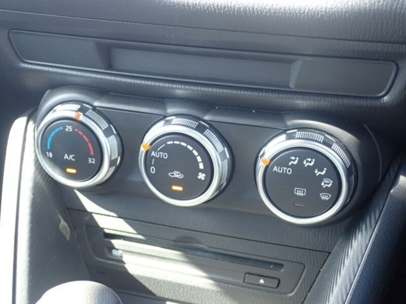 MAZDA2