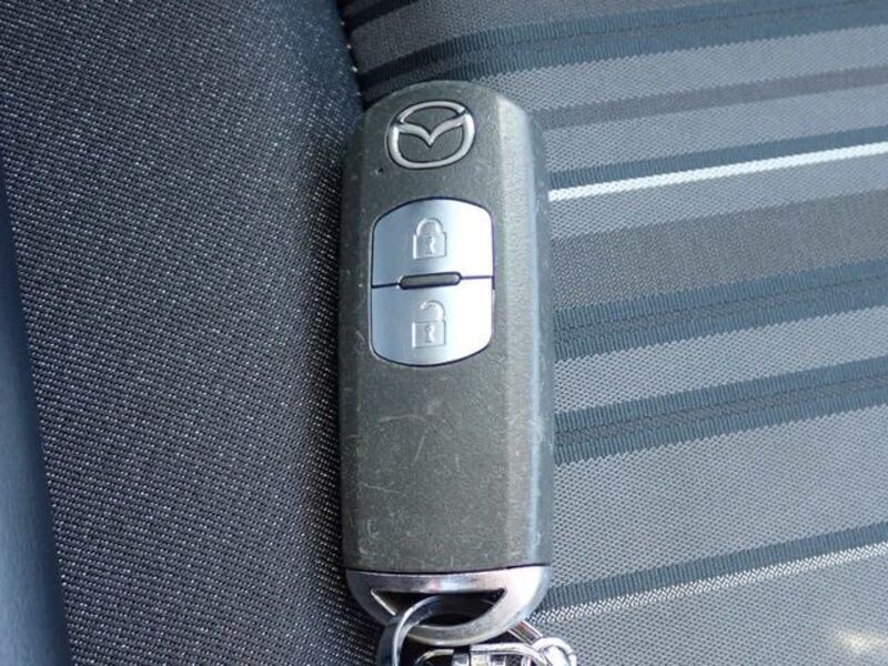 MAZDA2