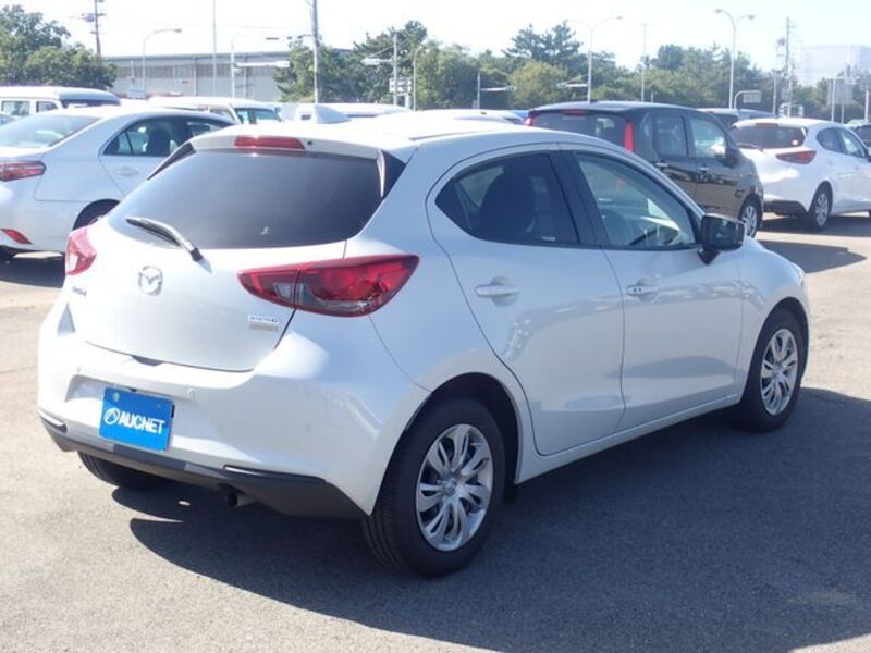 MAZDA2