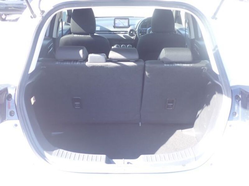 MAZDA2