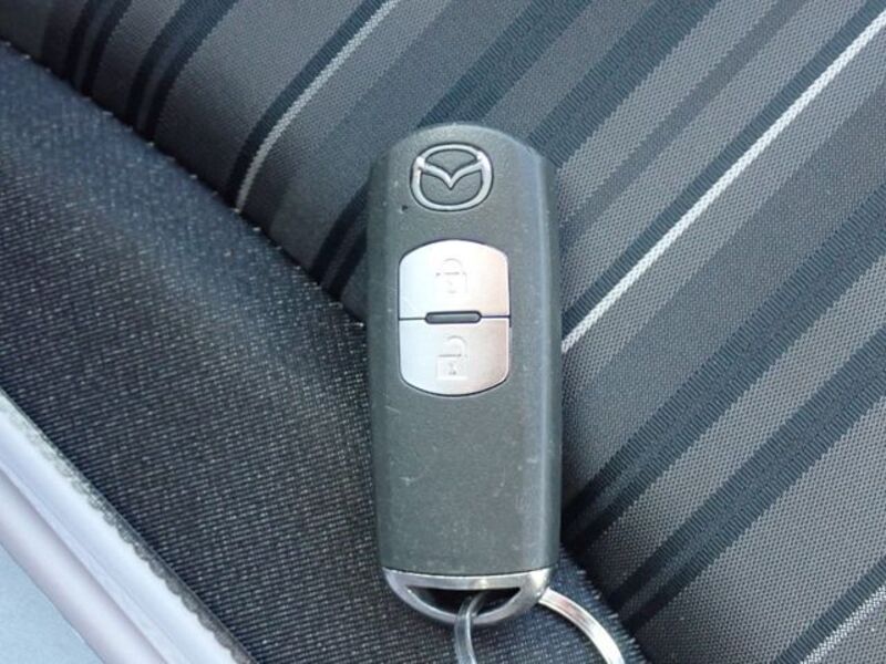 MAZDA2