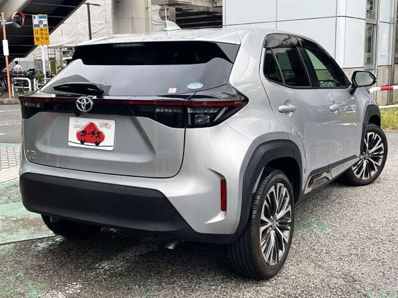 YARIS CROSS