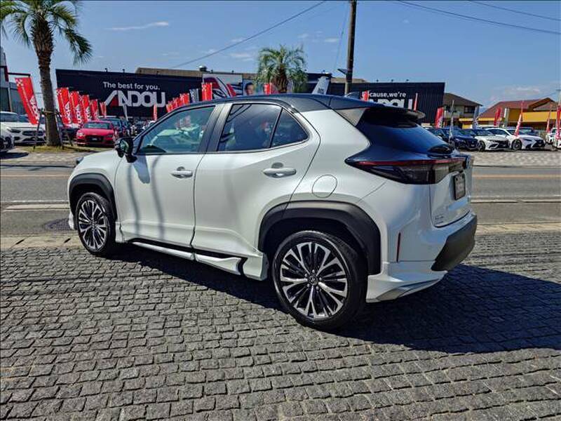 YARIS CROSS