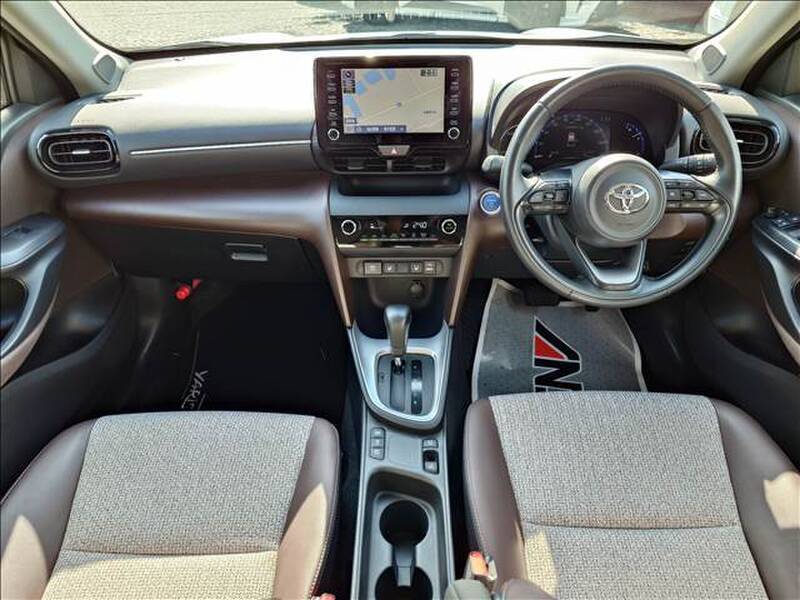 YARIS CROSS