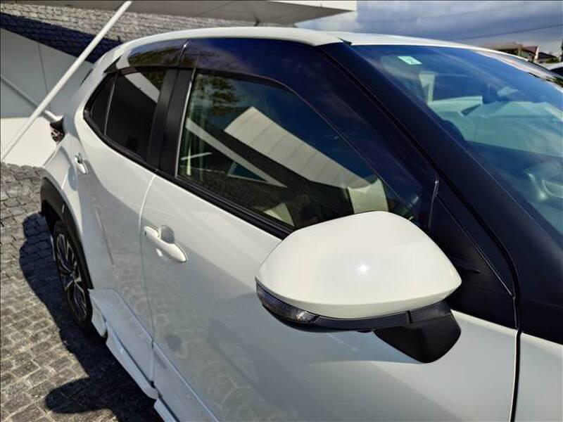 YARIS CROSS