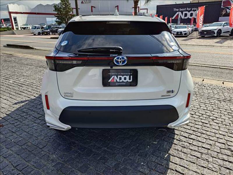YARIS CROSS