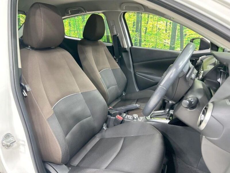 MAZDA2