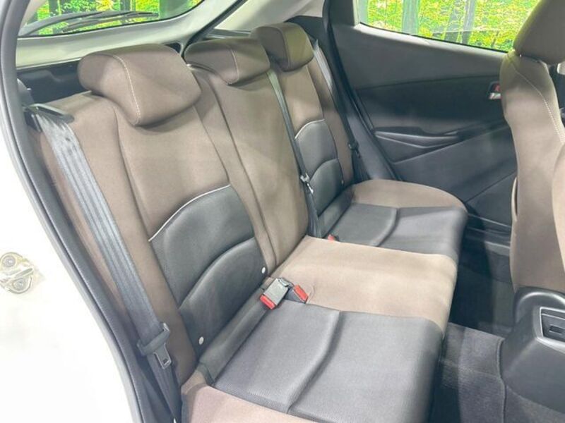 MAZDA2