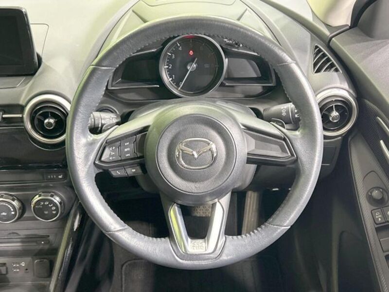 MAZDA2
