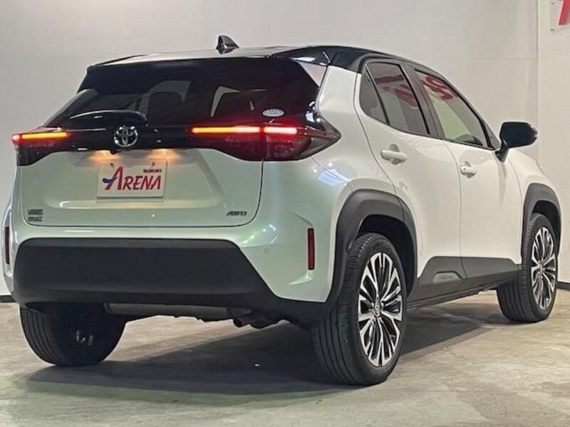 YARIS CROSS