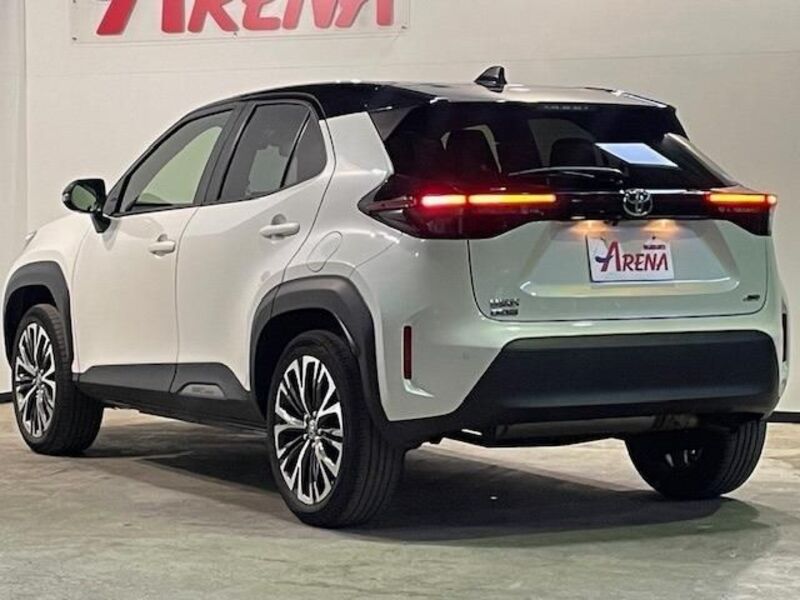 YARIS CROSS