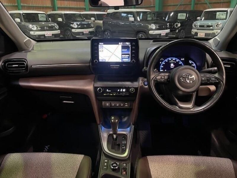 YARIS CROSS