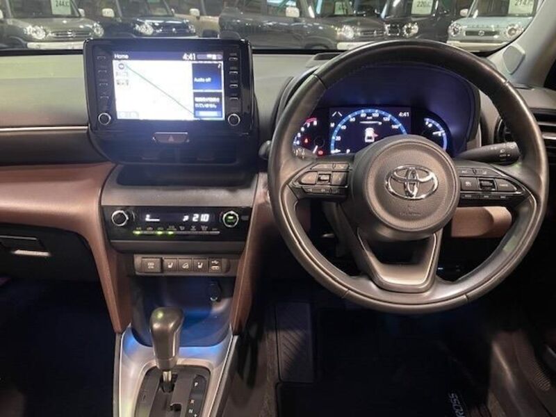 YARIS CROSS