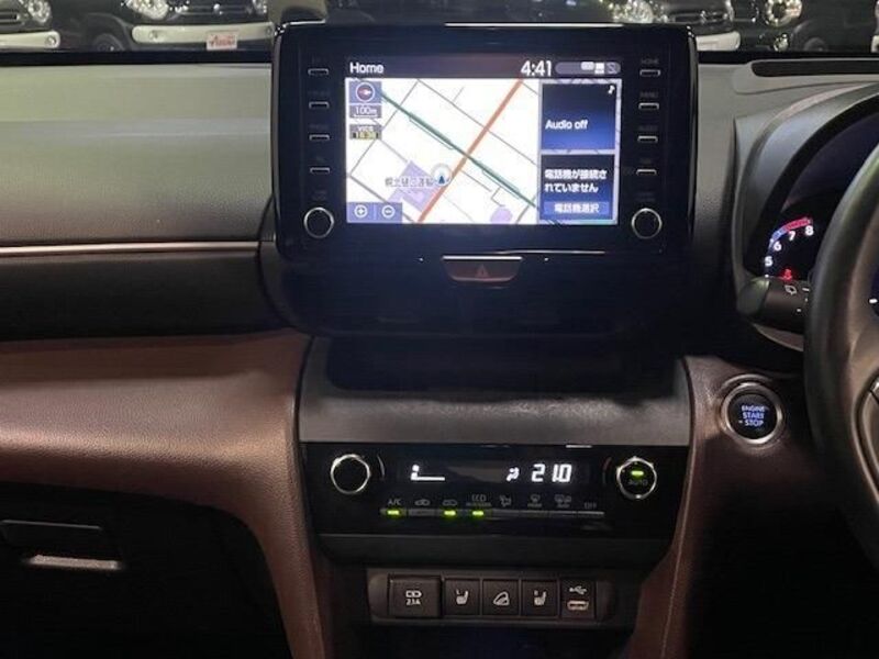 YARIS CROSS